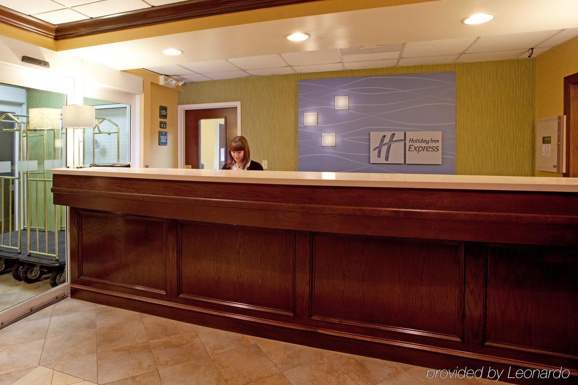 Holiday Inn Express Hotel & Suites Charleston-Ashley Phosphate By Ihg North Charleston Beltér fotó