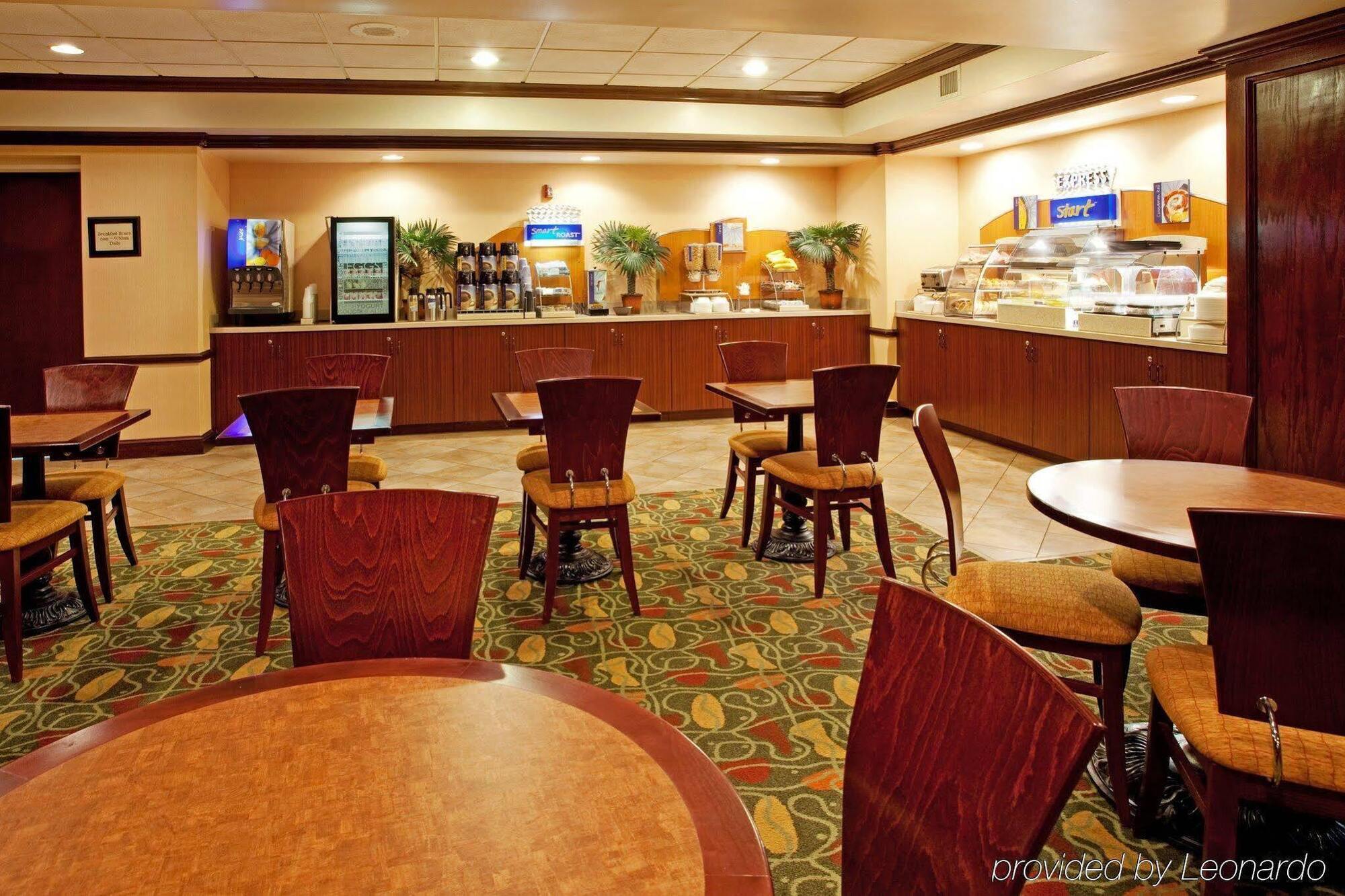 Holiday Inn Express Hotel & Suites Charleston-Ashley Phosphate By Ihg North Charleston Kültér fotó